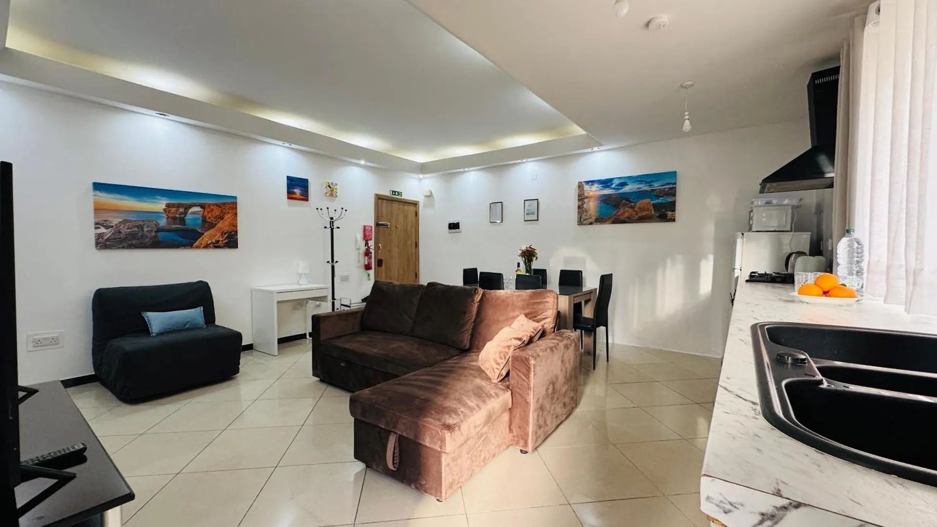 Sunny Apartment Gzira 0*,  Malta