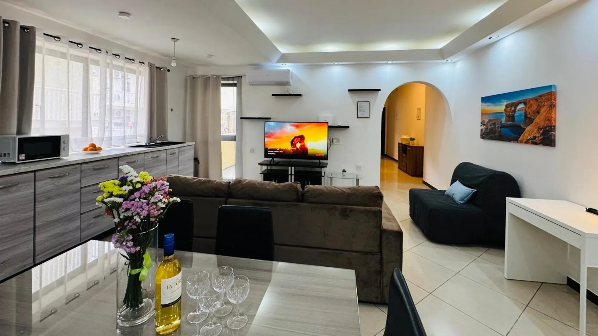 Sunny Apartment Gzira